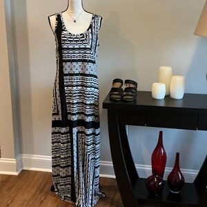 Nine West Black and White Geometric Maxi Dress